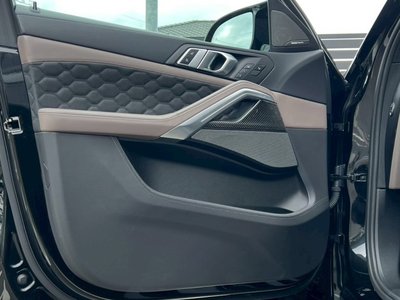 صورة 32 لـ 2021 BMW X6 M