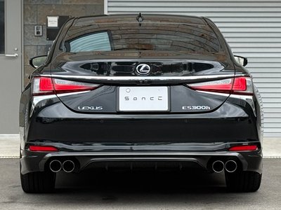 2022 Lexus ES photo 4