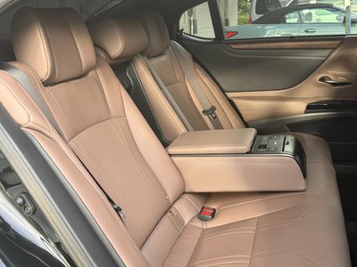 2022 Lexus ES thumbnail 25
