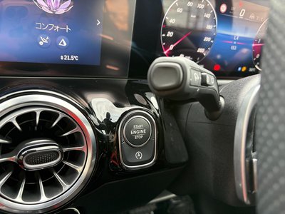 2025 Mercedes-BENZ GLA thumbnail 31