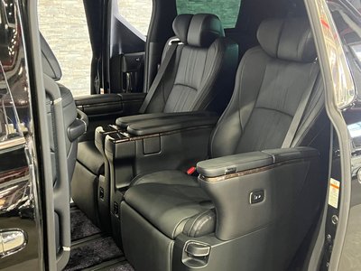 صورة 42 لـ 2020 Toyota VELLFIRE