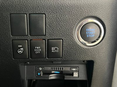 صورة 29 لـ 2020 Toyota VELLFIRE