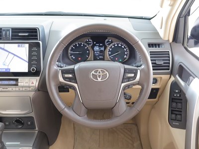 2023 Toyota LAND CRUISER PRADO — миниатюра 8