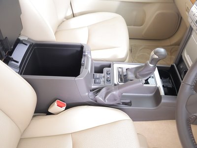 2023 Toyota LAND CRUISER PRADO — миниатюра 32
