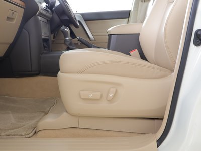 2023 Toyota LAND CRUISER PRADO — миниатюра 38