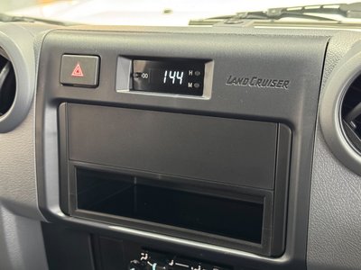 2025 Toyota LAND CRUISER 70 thumbnail 72