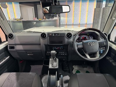 2025 Toyota LAND CRUISER 70 thumbnail 73