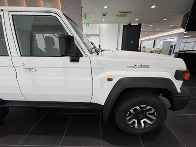 2025 Toyota LAND CRUISER 70 photo 16