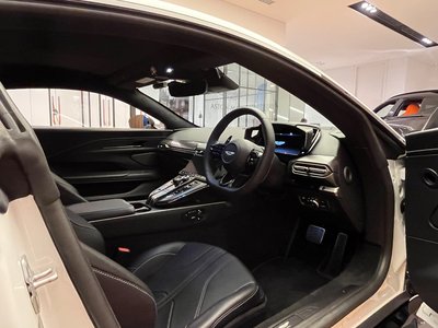 2025 Aston Martin VANTAGE — миниатюра 10