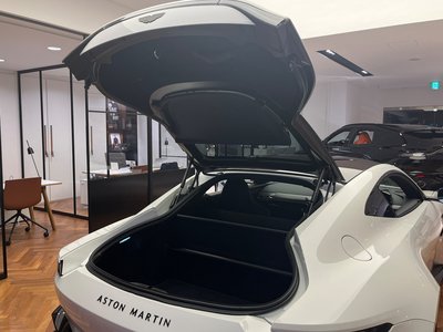 2025 Aston Martin VANTAGE — миниатюра 17