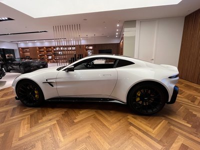 2025 Aston Martin VANTAGE — миниатюра 4
