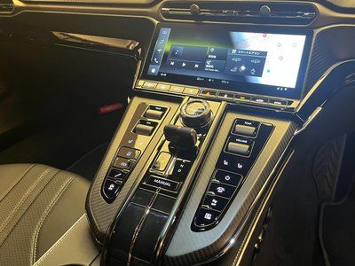 2025 Aston Martin VANTAGE — миниатюра 11
