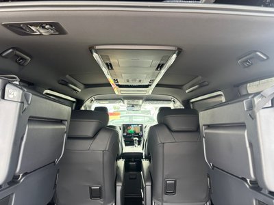 صورة 33 لـ 2025 Toyota ALPHARD
