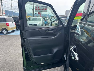 صورة 42 لـ 2025 Toyota ALPHARD