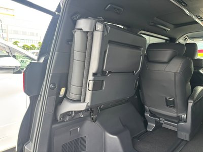 صورة 31 لـ 2025 Toyota ALPHARD