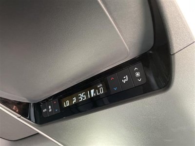 صورة 29 لـ 2025 Toyota ALPHARD