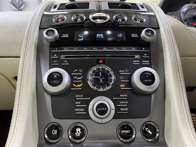 2011 Aston Martin RAPIDE — миниатюра 31