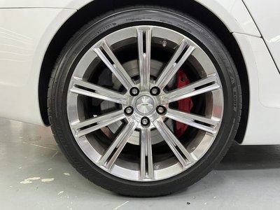 2011 Aston Martin RAPIDE — миниатюра 15
