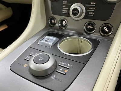 2011 Aston Martin RAPIDE — миниатюра 30