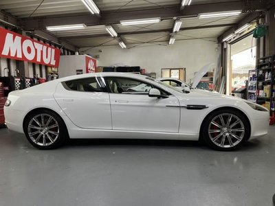 2011 Aston Martin RAPIDE — миниатюра 6