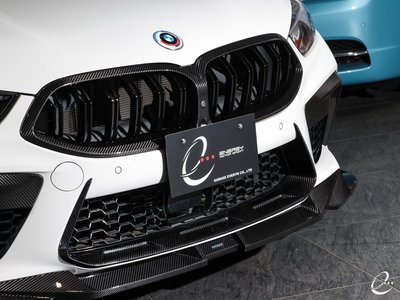 2022 BMW M8 thumbnail 32