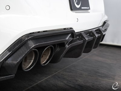 2022 BMW M8 thumbnail 100