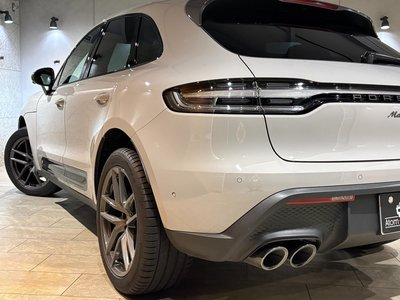 2025 Porsche MACAN thumbnail 18