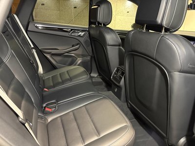 2025 Porsche MACAN thumbnail 24