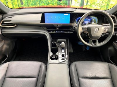 2024 Toyota CROWN SPORT photo 2