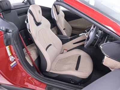 صورة 15 لـ 2025 Ferrari ROMA SPIDER