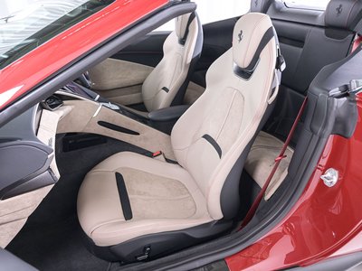 صورة 4 لـ 2025 Ferrari ROMA SPIDER
