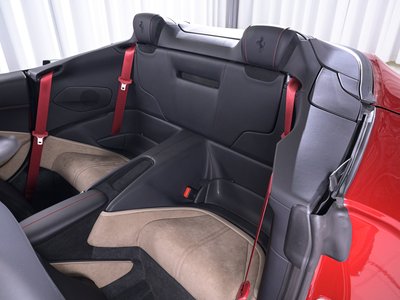 صورة 16 لـ 2025 Ferrari ROMA SPIDER
