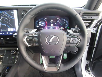 2025 Lexus GX — фото 17