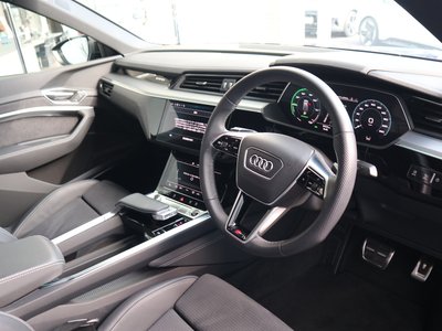 2023 AUDI Q8 SPORTBACK E-TRON photo 26