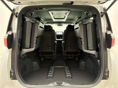 صورة 44 لـ 2026 Toyota ALPHARD