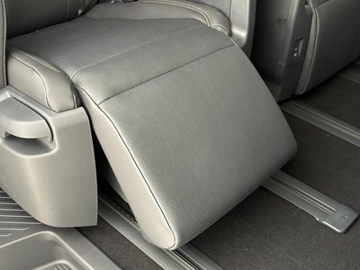 صورة 41 لـ 2026 Toyota ALPHARD