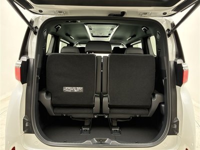 صورة 43 لـ 2026 Toyota ALPHARD