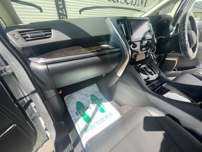 صورة 111 لـ 2023 Toyota ALPHARD