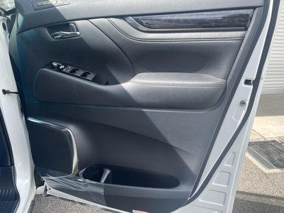 صورة 106 لـ 2023 Toyota ALPHARD