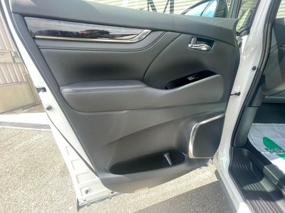 صورة 107 لـ 2023 Toyota ALPHARD