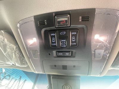 صورة 127 لـ 2023 Toyota ALPHARD