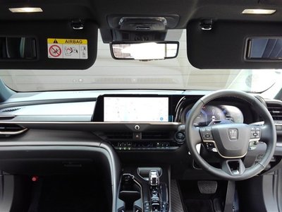 صورة 8 لـ 2025 Toyota CROWN CROSSOVER
