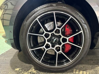 صورة مصغرة 35 لـ 2021 Aston Martin DBX