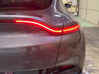 صورة مصغرة 33 لـ 2021 Aston Martin DBX