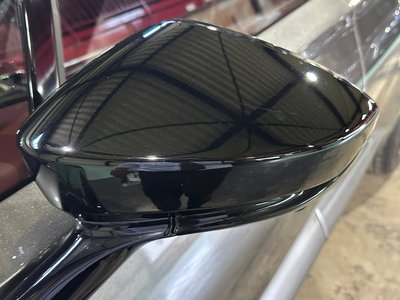صورة مصغرة 31 لـ 2021 Aston Martin DBX