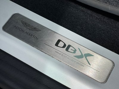2021 Aston Martin DBX 照片 30