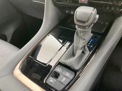 صورة 25 لـ 2024 Toyota ALPHARD