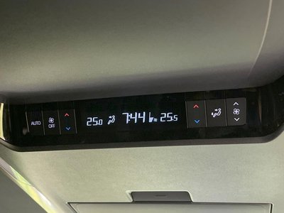 صورة 48 لـ 2024 Toyota ALPHARD