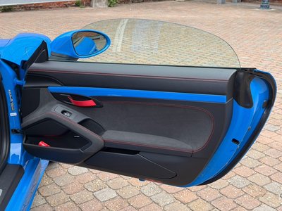 2023 Porsche 718 SPYDER thumbnail 39