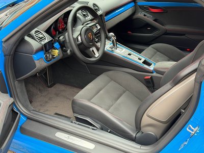 2023 Porsche 718 SPYDER thumbnail 30